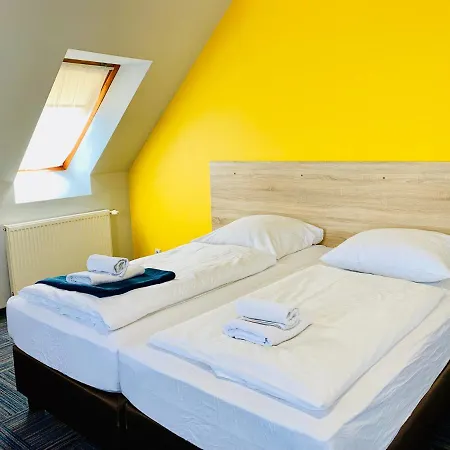 Azalia 우스트 노리 모르스키