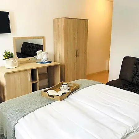 Azalia Bed & Breakfast 4*
