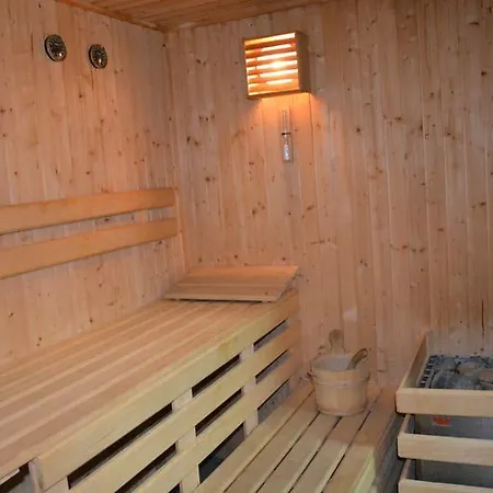 B&B Azalia 우스트 노리 모르스키