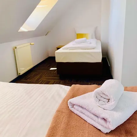 Azalia B&B 우스트 노리 모르스키