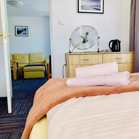 Azalia 우스트 노리 모르스키