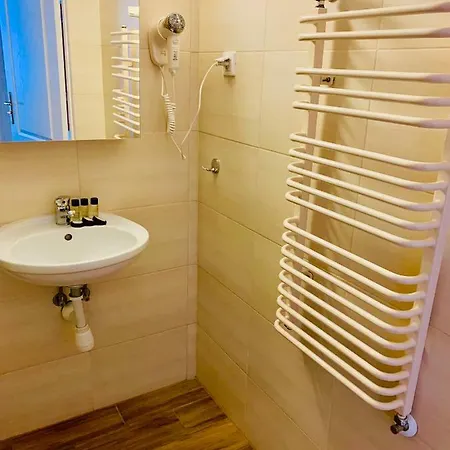 B&B Azalia 우스트 노리 모르스키