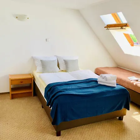 Azalia Bed & Breakfast 4*