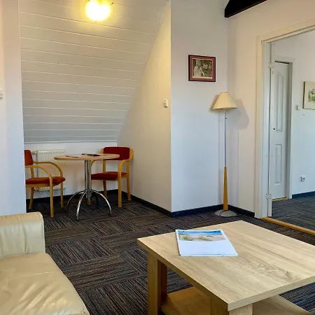 Azalia Bed & Breakfast 4*