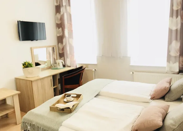 Bed and Breakfast Azalia 4*