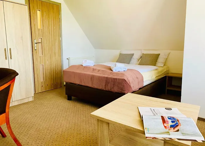 Azalia Bed and Breakfast 4*