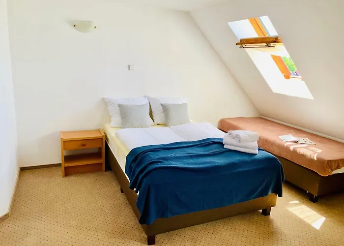 Azalia Bed and breakfast 4*