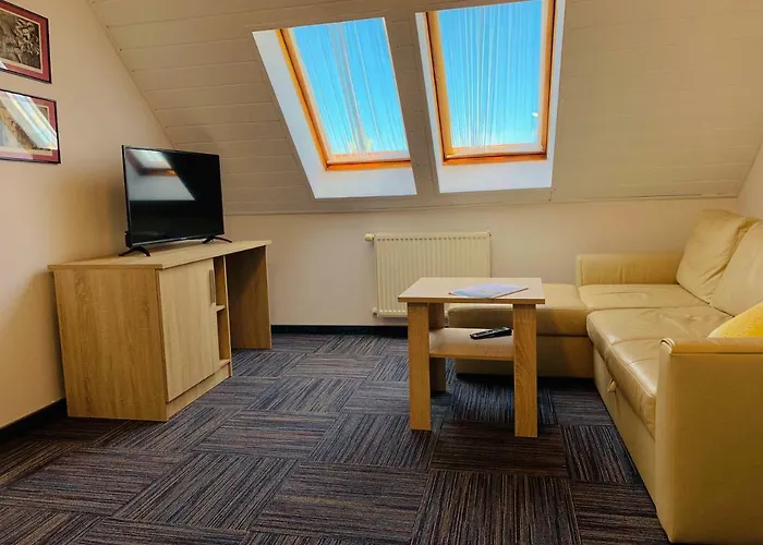 Azalia Bed and Breakfast 4*