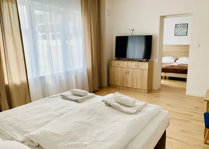 Bed and breakfast Azalia 4*