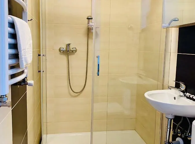 Bed and breakfast Azalia 4*